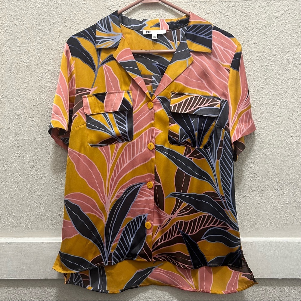 DR2 by Daniel Rainn Tropical Leaves Satin Button Down Top Size M